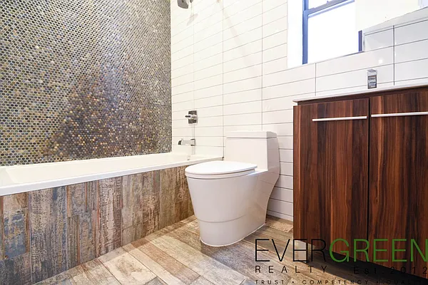 Rented by ERNY LLC | media 32