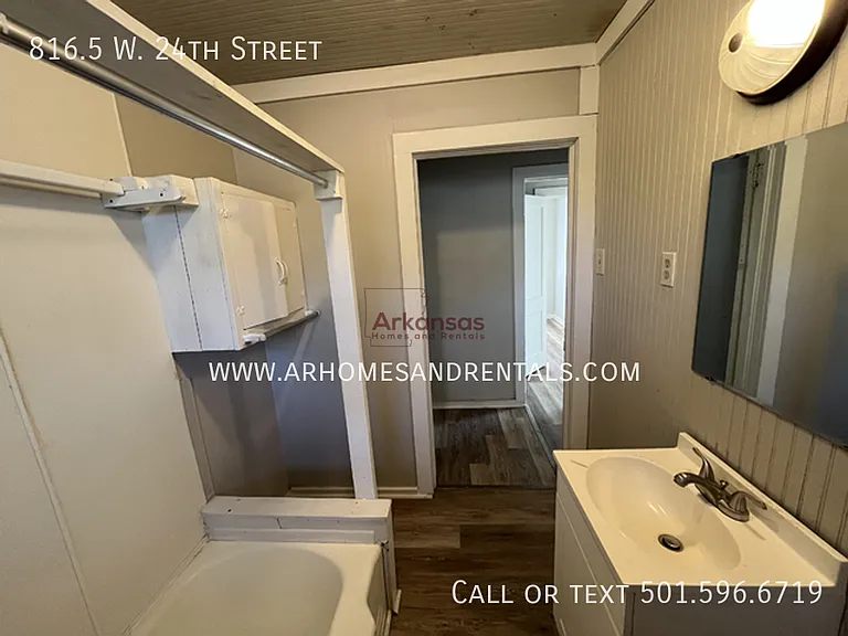 816.5 W 24th St — Photo 9