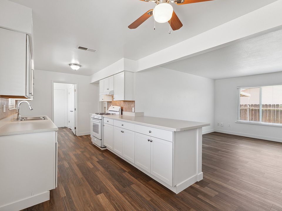 2nd image of 2085 Neill Way