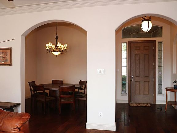 4th image of 8304 Valley Oaks Dr
