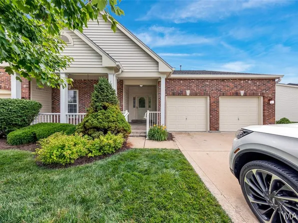 844 Waterford Villas Dr, Lake Saint Louis, MO 63367