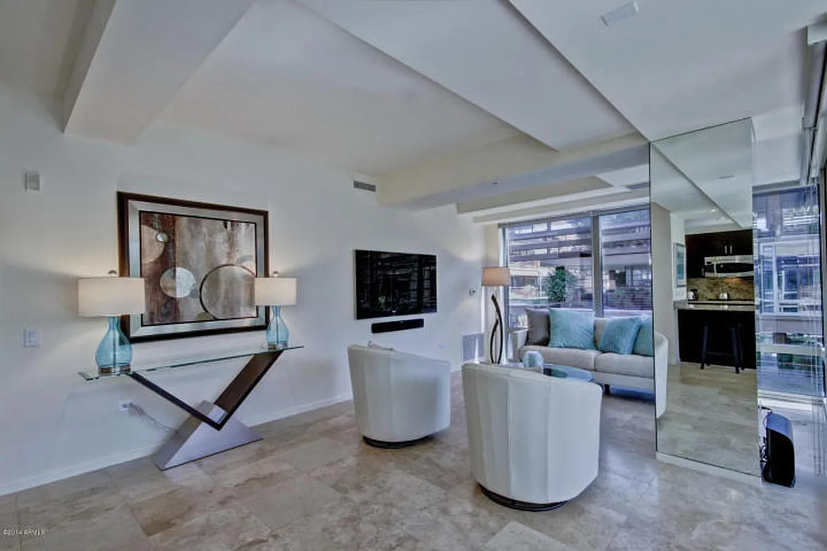 Building Photo - 7131 E Rancho Vista Dr #5001