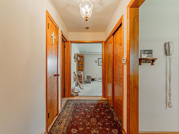 3rd image of 1216 N Topper Dr