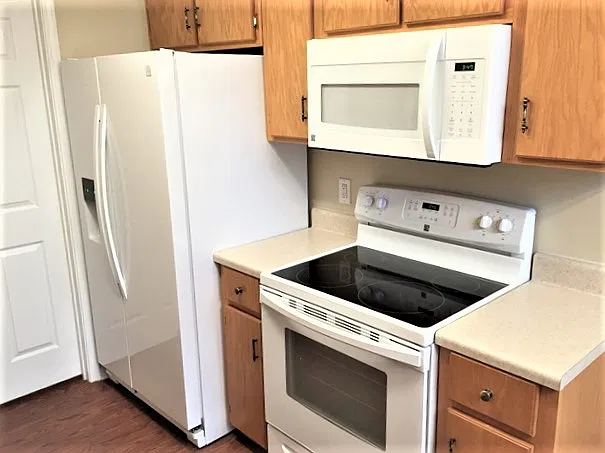 3 bed, 2.0 bath, 1395 sqft, $2,060 — Photo 4