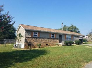 211 Defoe Cir, Maryville, TN 37804