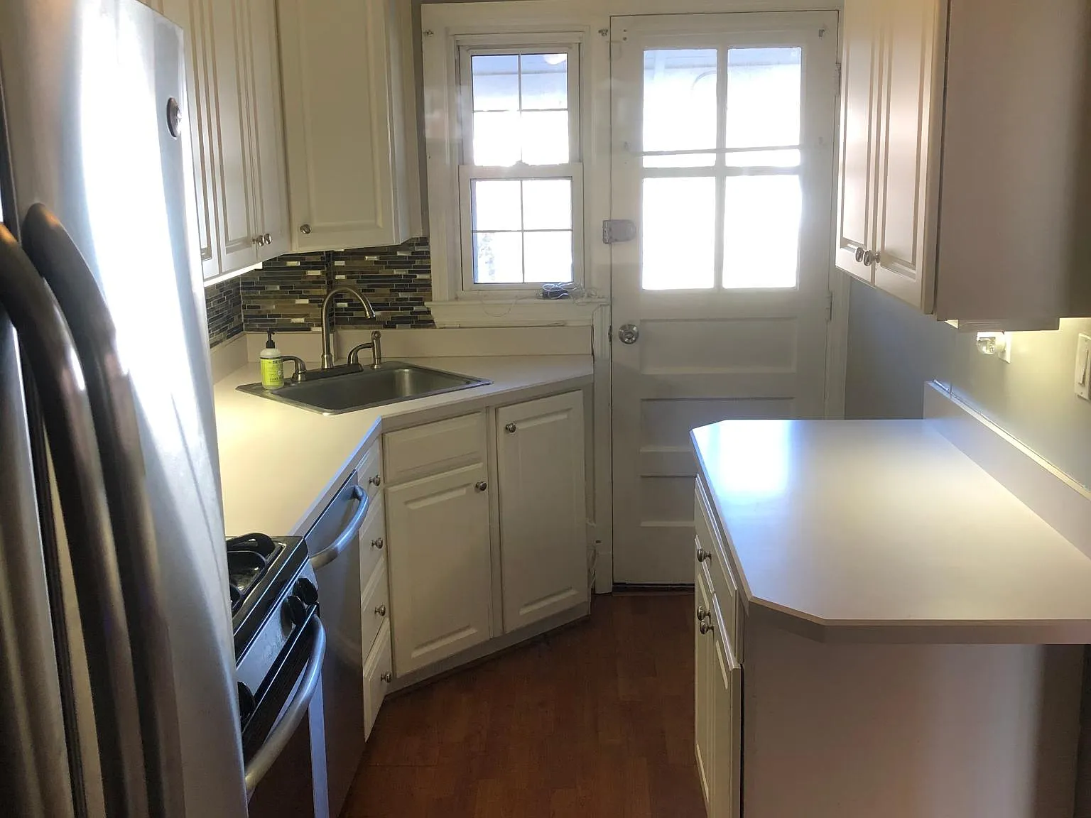 3 bed, 1600 sqft, $2,300 — Photo 3