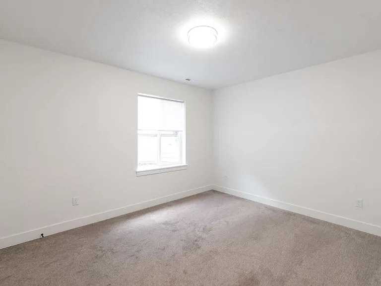 1916 W Oakridge Dr — Photo 28