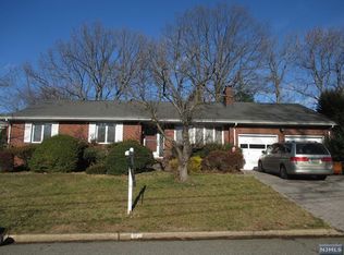51 Sherwood Ave, Englewood Cliffs, NJ 07632