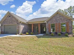 908 Parkside Dr, Redfield, AR 72132