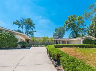 1855 Greenleaf Blvd, Elkhart, IN 46514