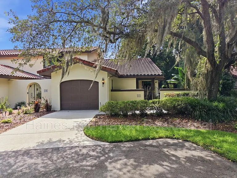 157 Coventry Cir — Photo 2