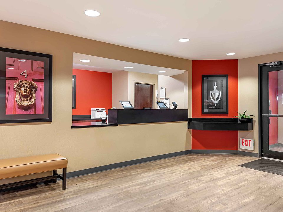 Lobby and Guest Check-in