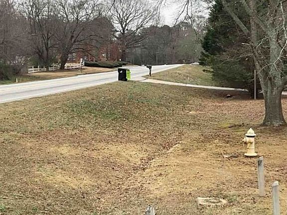 Exterior Neighborhood (street photo)