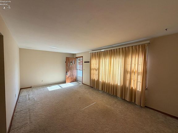 4th image of 527 Washington Ave