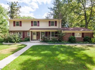 536 Ridgewood Rd, Maplewood, NJ 07040