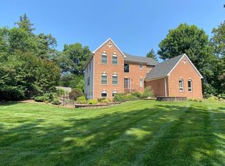 13657 Birch Dr, Chantilly, VA 20151