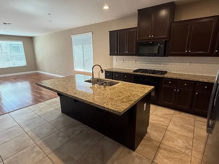 2487 N Mountainside Dr — Photo 15