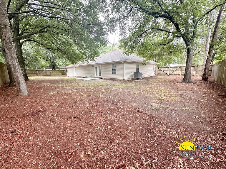 8484 Randall Dr — Photo 20
