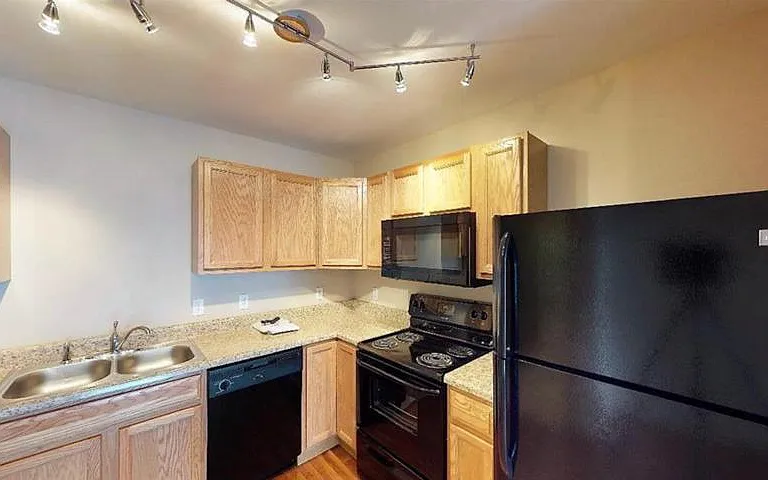 403 Jillian Dr — Photo 5