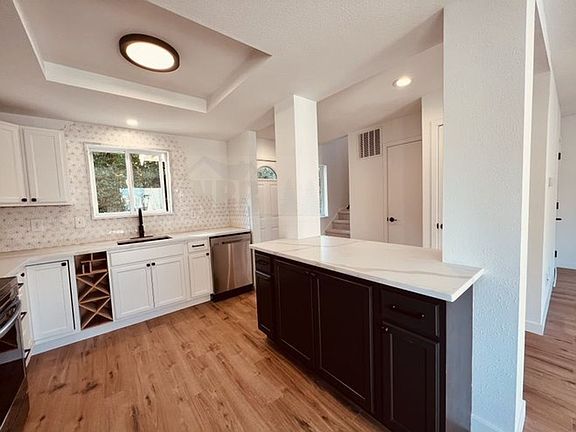 5th image of 5428-5430 S Prospect St