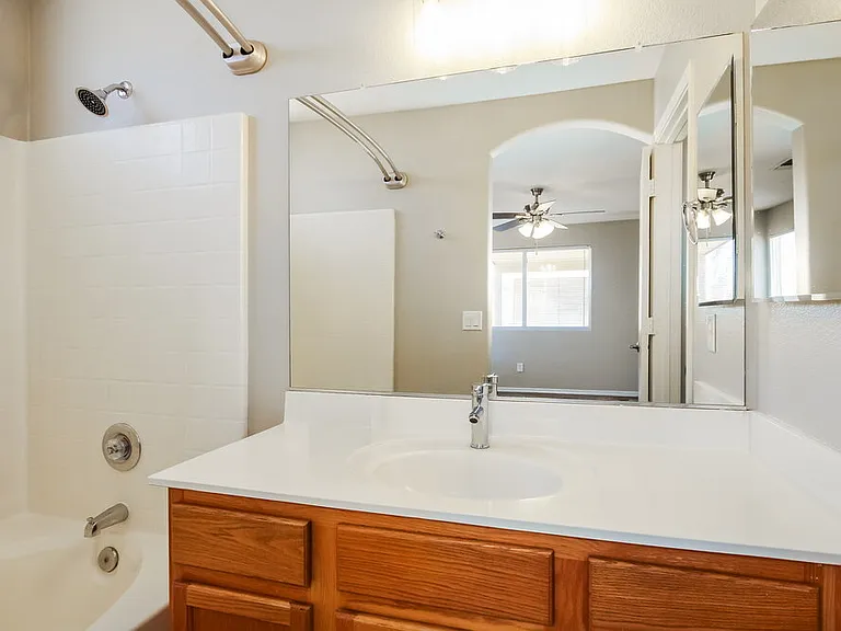 3326 W Shumway Farm Rd — Photo 10