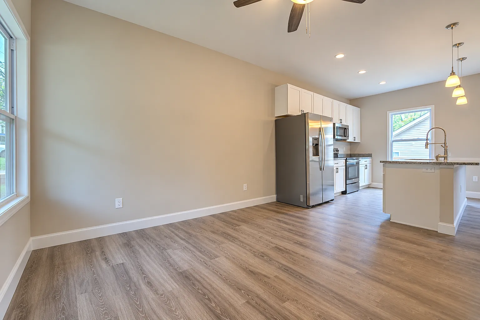 102 Oscar Ln — Photo 3