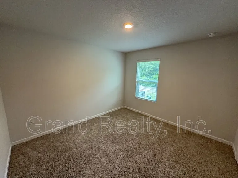 5431 Peach Dr — Photo 28
