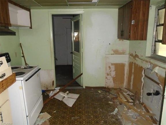 5th image of 2184 Towles St