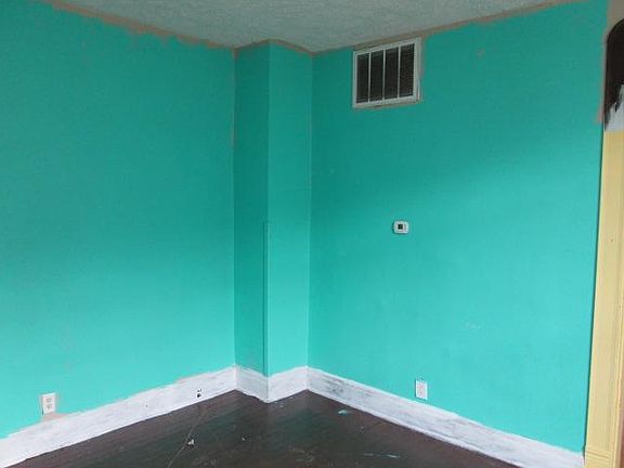 4th image of 2035 E Maryland St