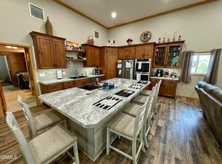 407 S 2nd St, Glen Ullin, ND 58631