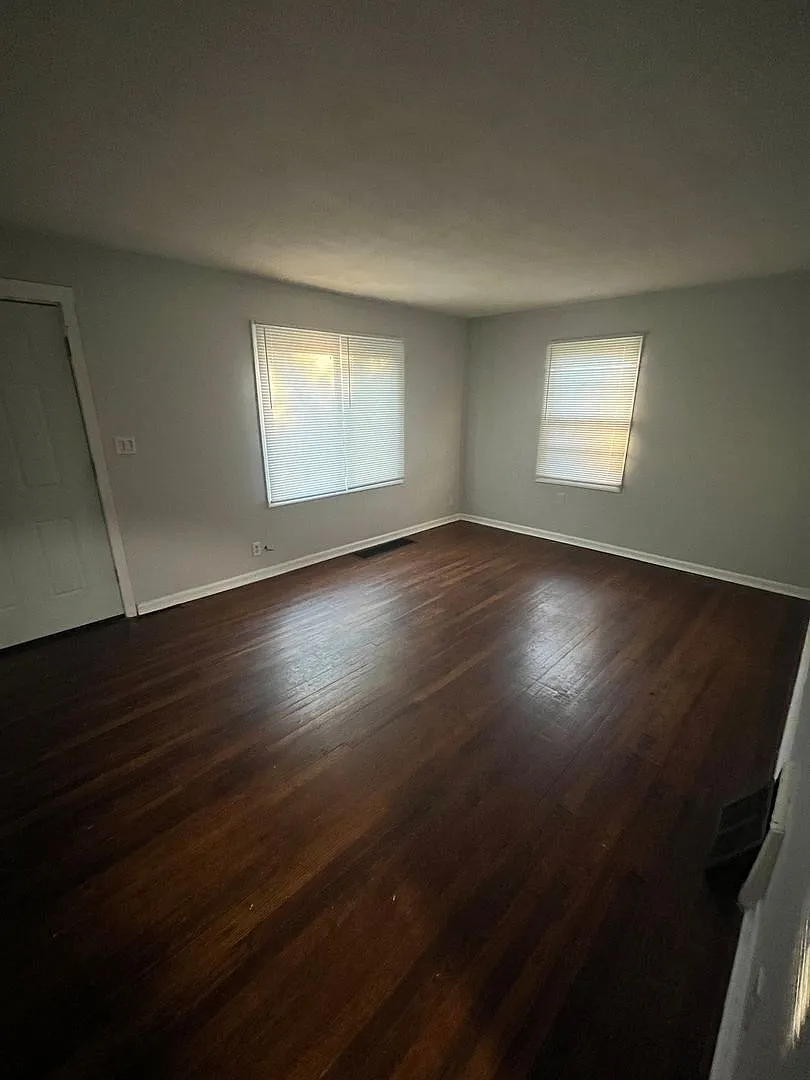 2 Bedroom 1 Bath Home Available For Rent In Rockford *Section 8 Welcomed* — Photo 3