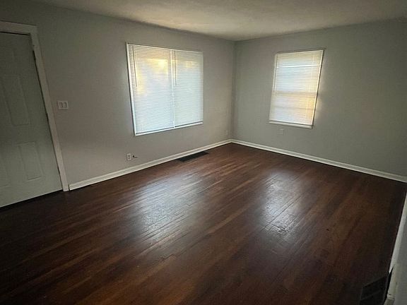 3rd image of 707 Royal Ave