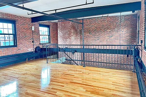 2 bed, 1.0 bath, 1011 sqft, $2,750 — Photo 2