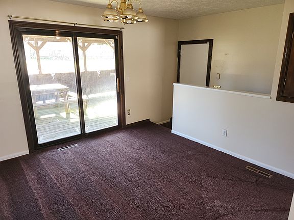 3rd image of 3521 Seaway Dr