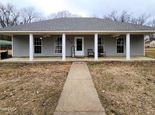 935 Confederate Ridge Rd, Lake Cormorant, MS 38641