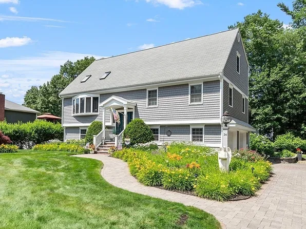 26 Ohio St, Wilmington, MA 01887