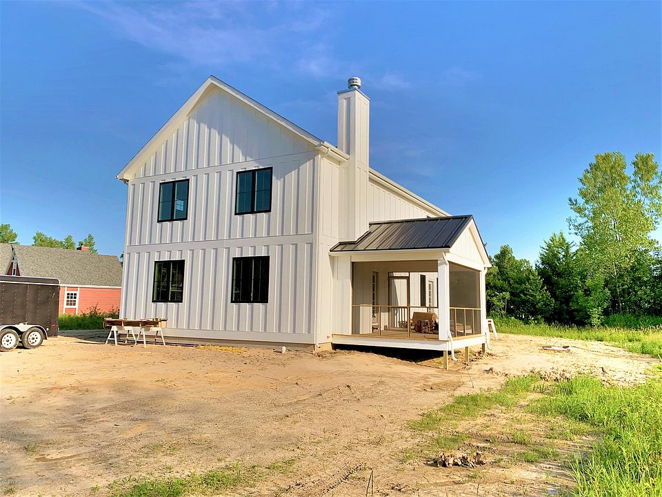 1st image of 10 Hidden Pond Ln
