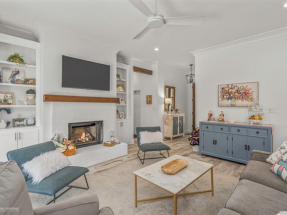 5th image of 701 Perfect Pl