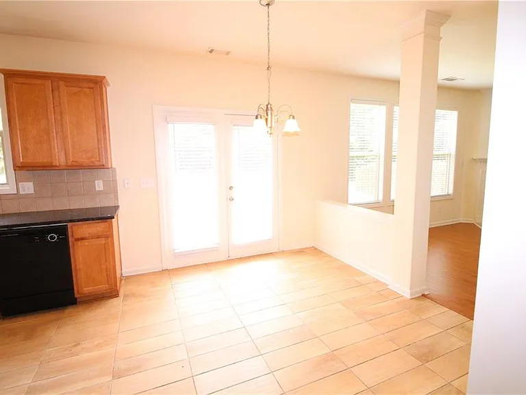 1961 Stoney Chase Dr — Photo 14