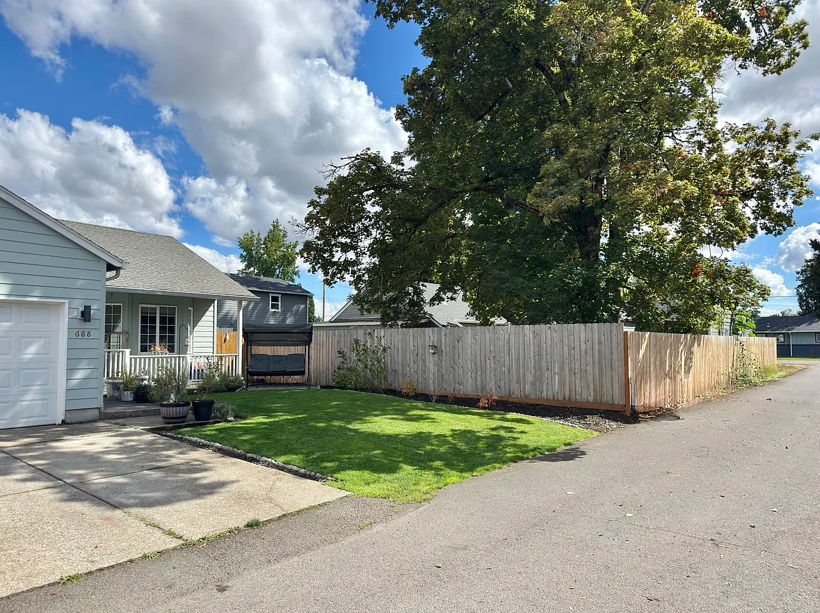 3 bed, 1146 sqft, $2,395 — Photo 3