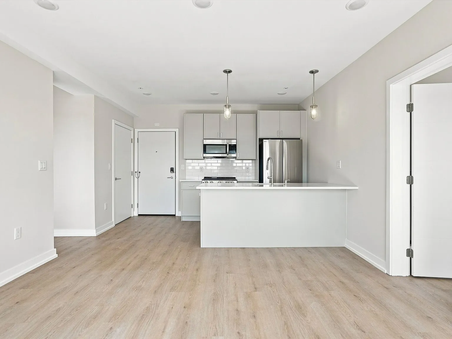 2523 N Fairhill St — Photo 4