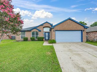 7609 Albany Ln, Arlington, TX 76002