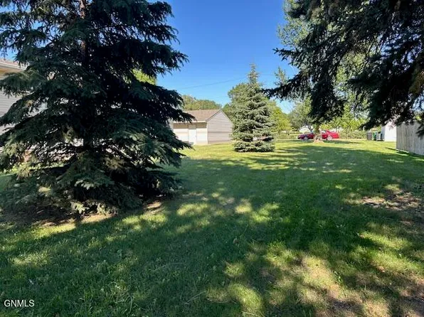 215 N 12th St, City Of Bismarck, ND 58504