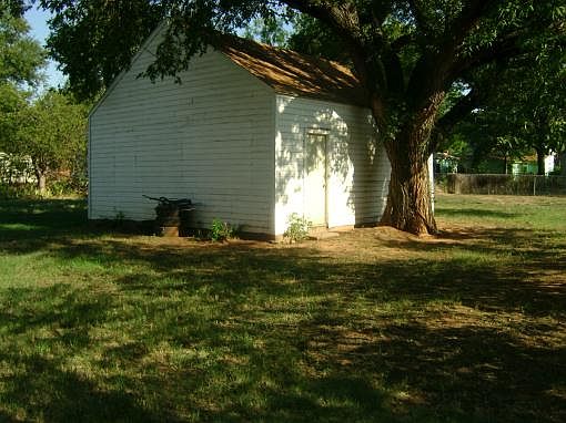 2nd image of 121 Choctaw St
