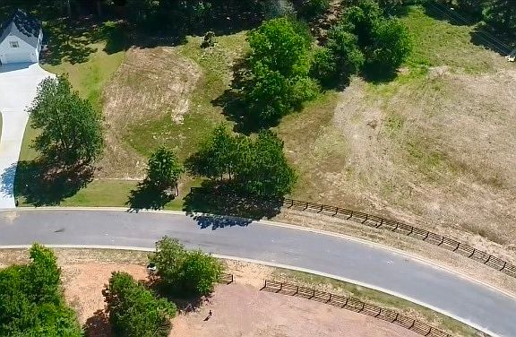 4th image of 101 Bonnie Lynn Ln