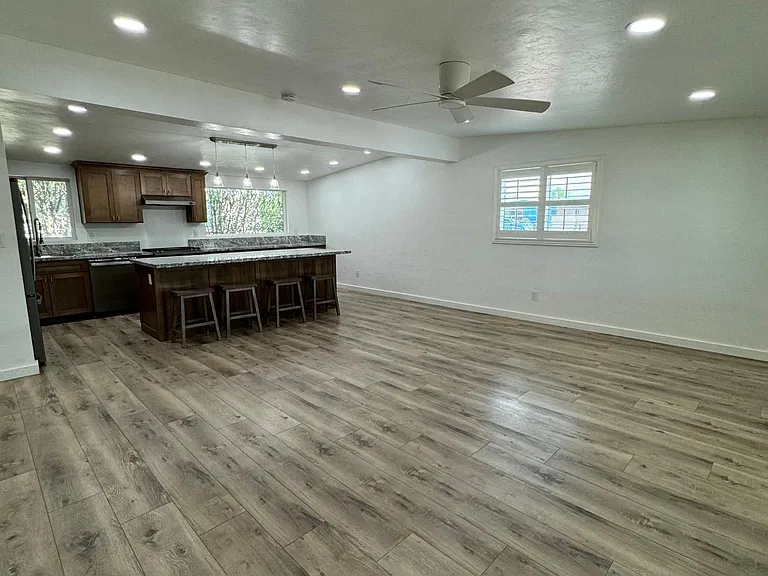 1803 E Miles St — Photo 4