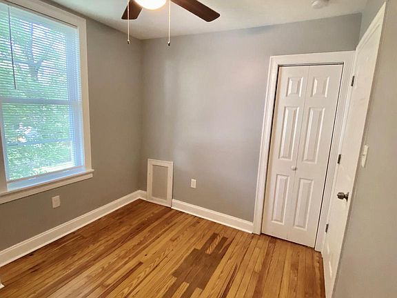 4th image of 7521-23 Dicks Ave