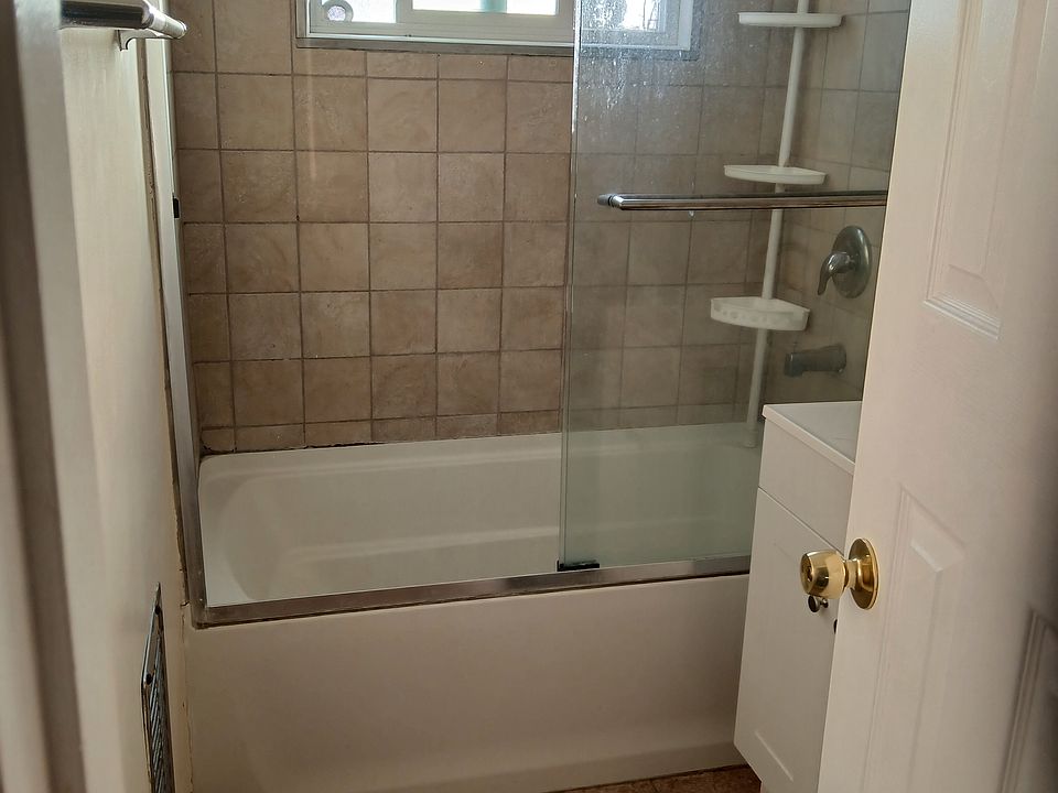 1st image of 611 S Orange Ave APT 6