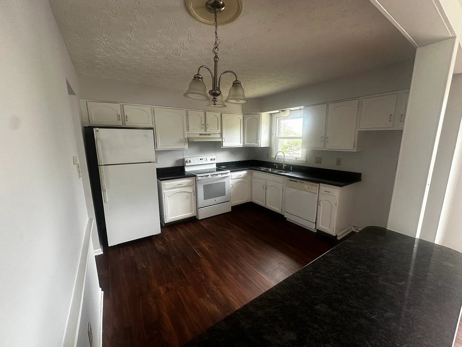 4 bed, 2000 sqft, $2,000 — Photo 3