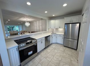 46 Knolls Dr, Stony Brook, NY 11790